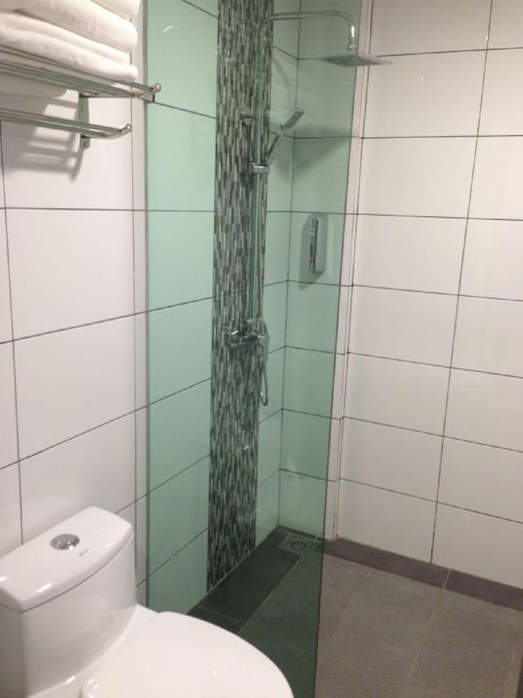 Nagoya Inn Hotel Kuah Dış mekan fotoğraf